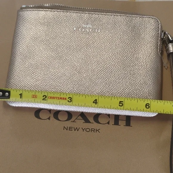 Coach Gold Wristlet Nwot. F21070 - Picture 3 of 4